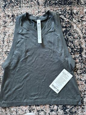 Lululemon Swiftly Open Hole V Neck Tank